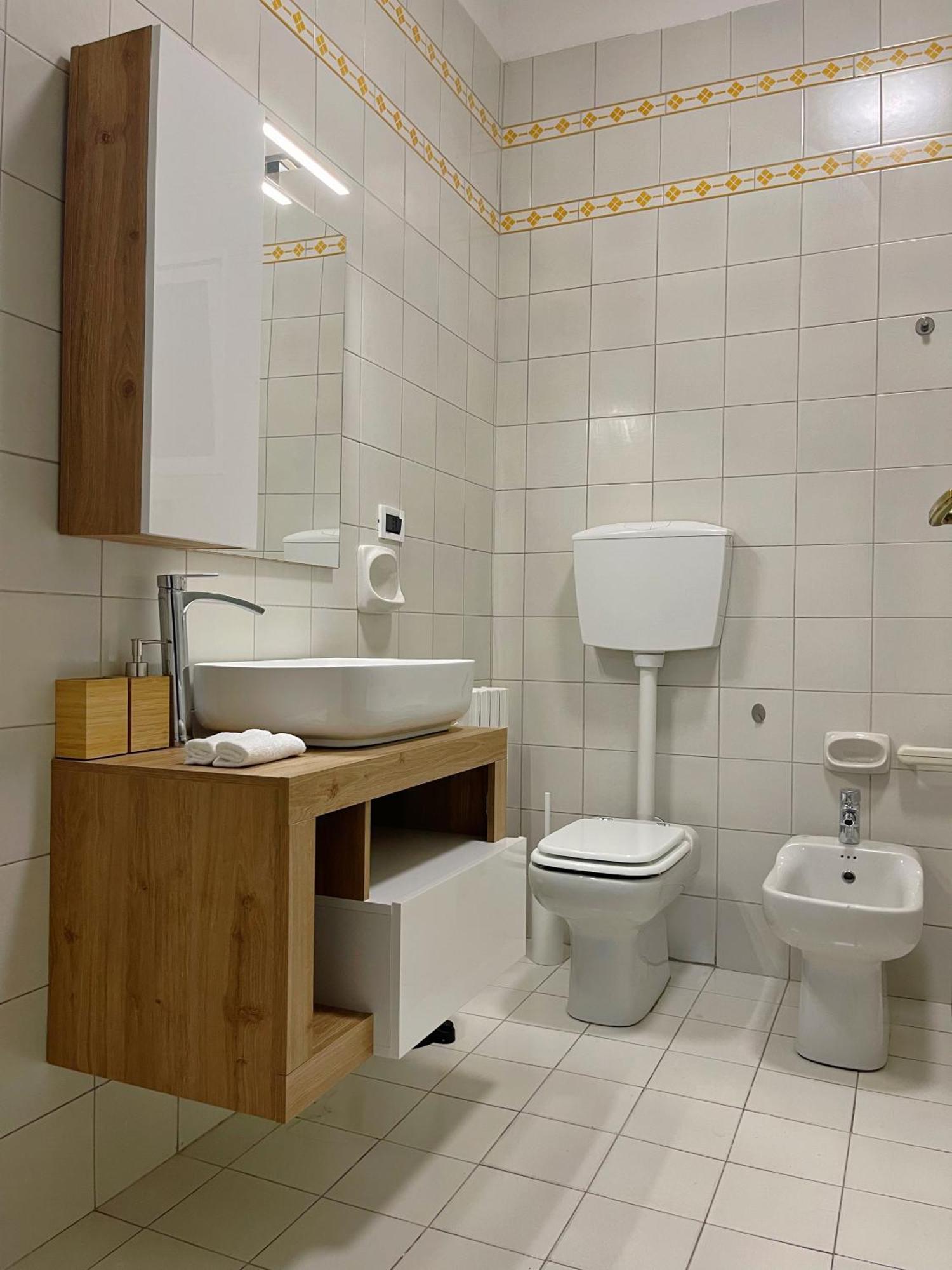 Suite Cernaia Turin Luaran gambar